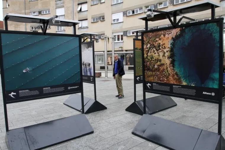 25.05.2015., Cakovec - Na Franjevackom trgu postavljena je izlozba fotografija National Geographica na temu Hrvatska iz zraka. Photo: Vjeran Zganec Rogulja/PIXSELL