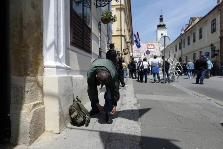 Prosvjednici probili kordon na Ćirilometodskoj