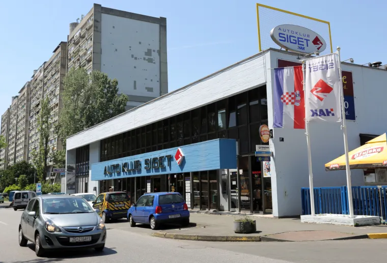 Novozagrebački kvart Siget pod policijskom opsadom