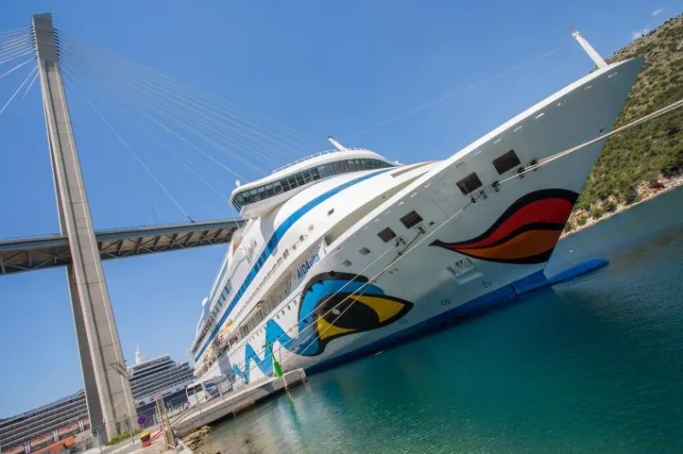 Dubrovnik pod opsadom turista: stiže čak 10.000 gostiju sa sedam kruzera