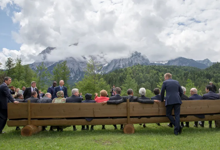 Zanimljivije od sankcija Putinu i klime: fotografije sa G7 summita zapalile dru&scaron;tvene mreže