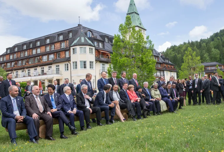Zanimljivije od sankcija Putinu i klime: fotografije sa G7 summita zapalile dru&scaron;tvene mreže