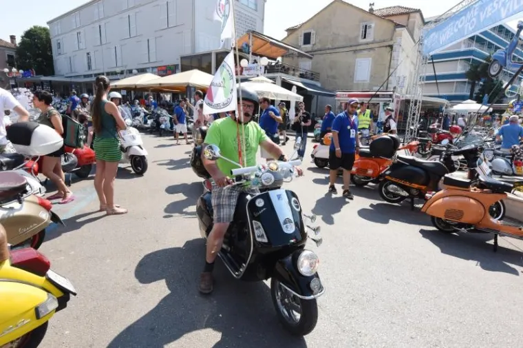 VESPA WORLD DAYS U BIOGRADU: Najveće svjetsko okupljanje vlasnika i ljubitelja Vespi