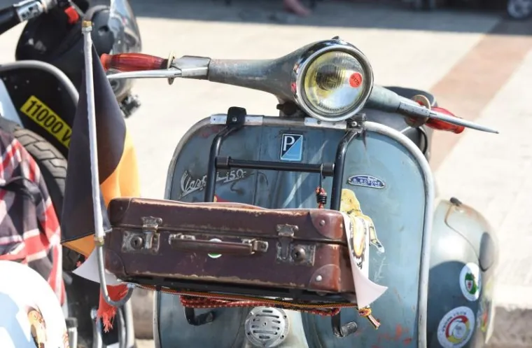 Vespa World Days, najveće svjetsko okupljanje vlasnika i ljubitelja motocikla Vespa traje od 11. do 14. lipnja u Biogradu i Zadru.Stiglo je vi&scaron;e od 5.000 motociklista iz 32 zemlje svijeta.
