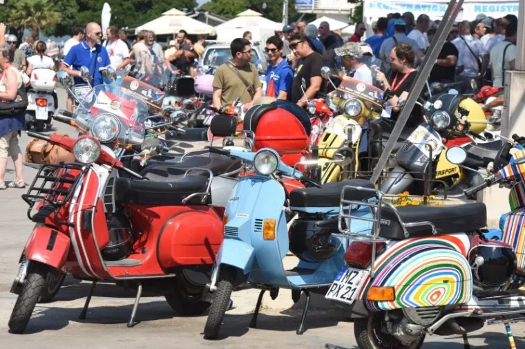 VESPA WORLD DAYS U BIOGRADU: Najveće svjetsko okupljanje vlasnika i ljubitelja Vespi