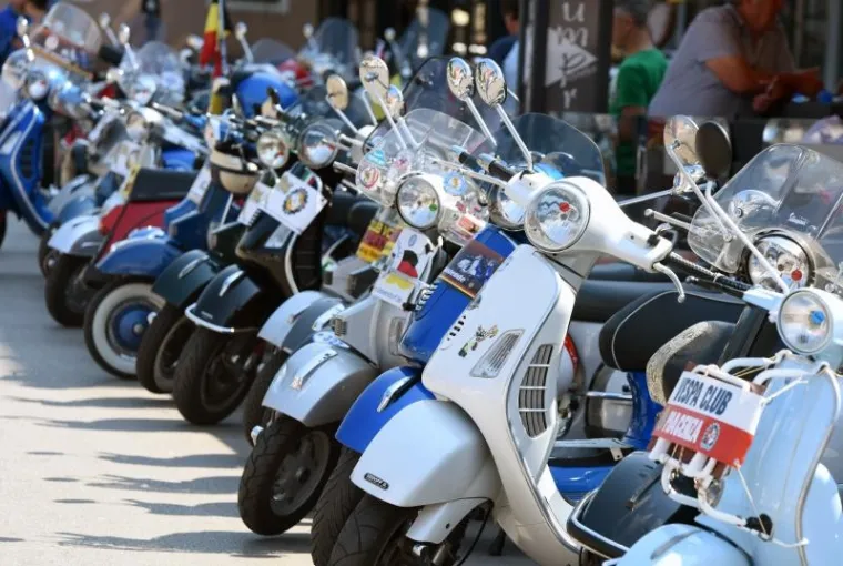 VESPA WORLD DAYS U BIOGRADU: Najveće svjetsko okupljanje vlasnika i ljubitelja Vespi