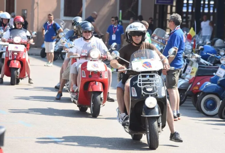 VESPA WORLD DAYS U BIOGRADU: Najveće svjetsko okupljanje vlasnika i ljubitelja Vespi