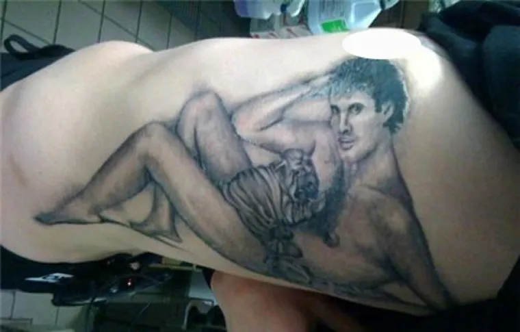 Neki su rođeni za velike stvari, a drugi se zadovolje groznim tetovažama koje će morati nositi do kraja života...