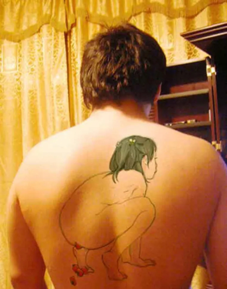 Neki su rođeni za velike stvari, a drugi se zadovolje groznim tetovažama koje će morati nositi do kraja života...