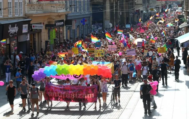 Povorka ponosa: Tisuće ljudi prošetalo Zagrebom i zašarenilo ga duginim bojama
