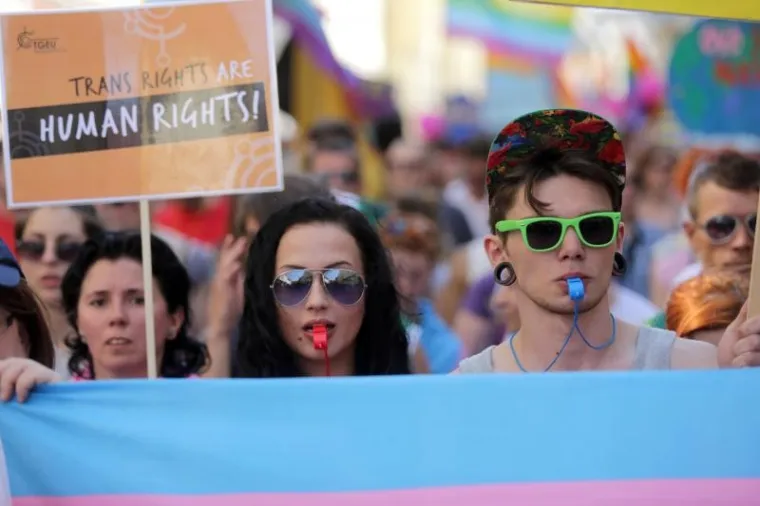 Povorka ponosa: Tisuće ljudi pro&scaron;etalo Zagrebom i za&scaron;arenilo ga duginim bojama