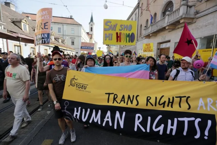 Povorka ponosa: Tisuće ljudi pro&scaron;etalo Zagrebom i za&scaron;arenilo ga duginim bojama