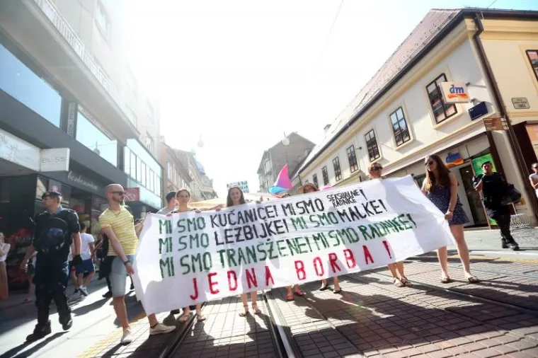 Povorka ponosa: Tisuće ljudi pro&scaron;etalo Zagrebom i za&scaron;arenilo ga duginim bojama