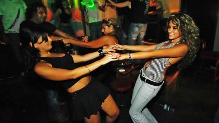 San Antonio, Venezuela. Vi&scaron;e noćni klub nego zatvor, u njemu se mogu naći bazeni, mjesta za ro&scaron;tiljanje, posjeti preko noći, ples...