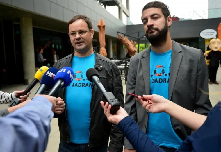 Aktivisti Greenpeacea i SOS za Jadran