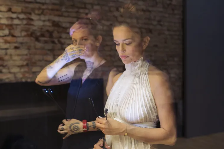 STOP PREDRASUDAMA: Severina i OKO izvele performans u Laubi