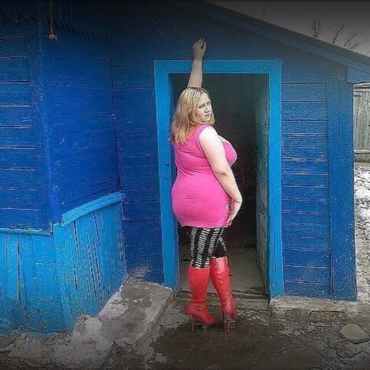 FOTKE KOJE ZBUNJUJU I UZNEMIRUJU: Golotinja, seks, trash i alkohol - sve na jednom mjestu