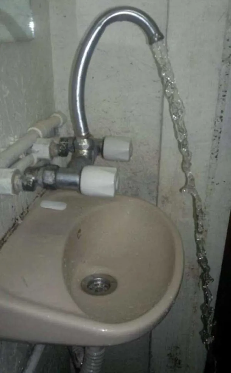 FOTKE KOJE ZBUNJUJU I UZNEMIRUJU: Golotinja, seks, trash i alkohol - sve na jednom mjestu