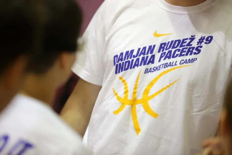 VESELJE ZA DJECU: Ovako izgleda trening sa zvijezdom NBA lige