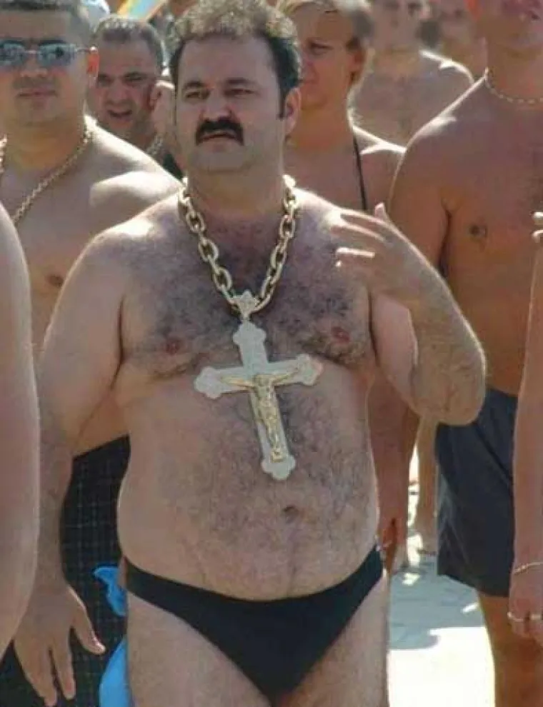 Uske kupaće gaćice možda ba&scaron; i nisu za svakoga pa dobro razmislite &scaron;to ćete ove sezone nositi na moru.