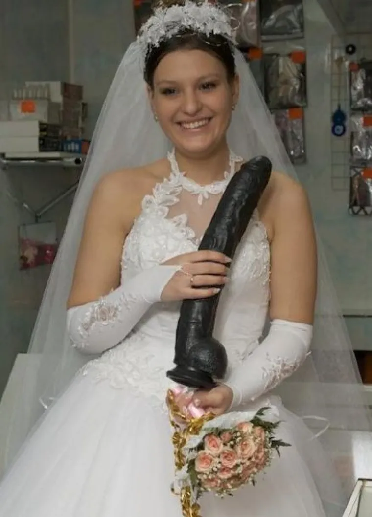 NOVA DOZA PROMA&Scaron;AJA: Vjenčane fotke nepovratno uni&scaron;tene, njihovom i tuđom zaslugom