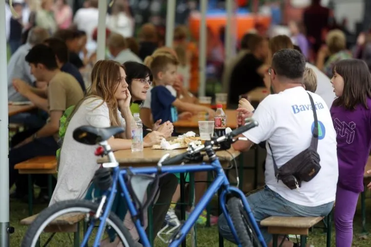 Borba za 'Zlatni ćevap': sve ro&scaron;tiljske majstore na Bundeku zasjenila jedna ljepotica