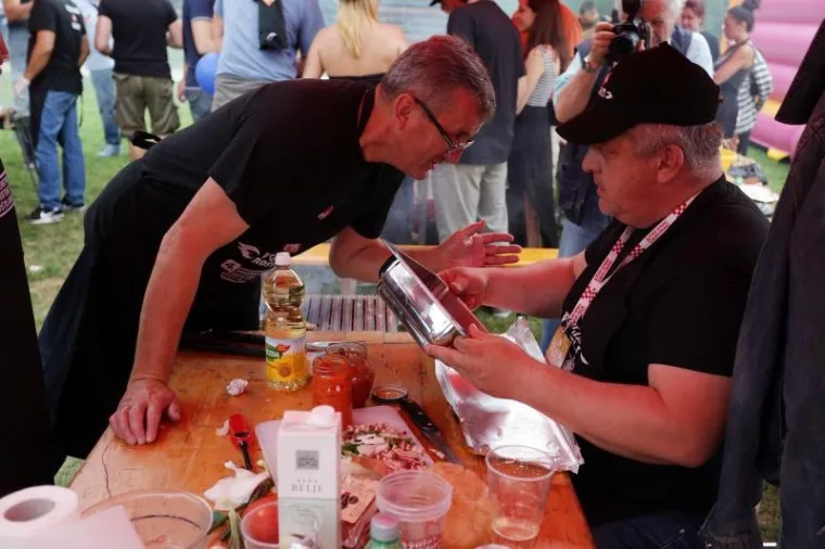 Borba za 'Zlatni ćevap': sve ro&scaron;tiljske majstore na Bundeku zasjenila jedna ljepotica