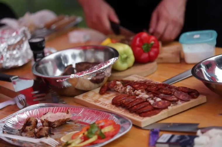 Borba za 'Zlatni ćevap': sve ro&scaron;tiljske majstore na Bundeku zasjenila jedna ljepotica