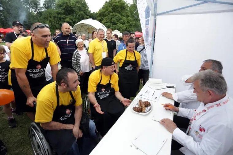 Borba za 'Zlatni ćevap': sve ro&scaron;tiljske majstore na Bundeku zasjenila jedna ljepotica