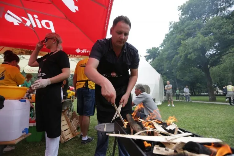 Borba za 'Zlatni ćevap': sve ro&scaron;tiljske majstore na Bundeku zasjenila jedna ljepotica