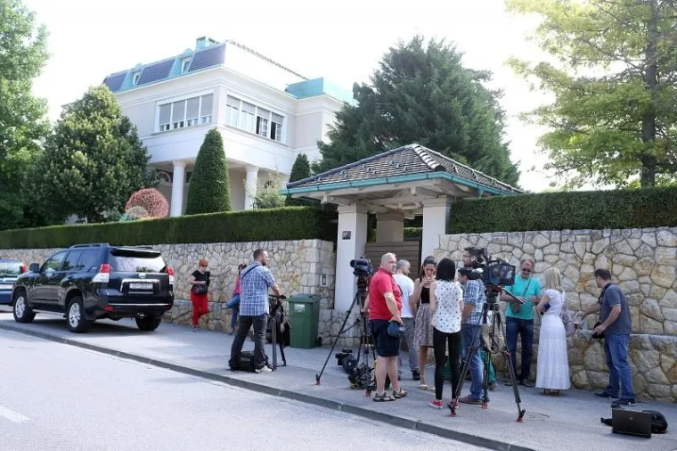 Novinari od ranog jutra bili pred kućom Mamićevih