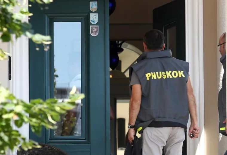 Službenici PNUSKOK-a u istražnim radnjama