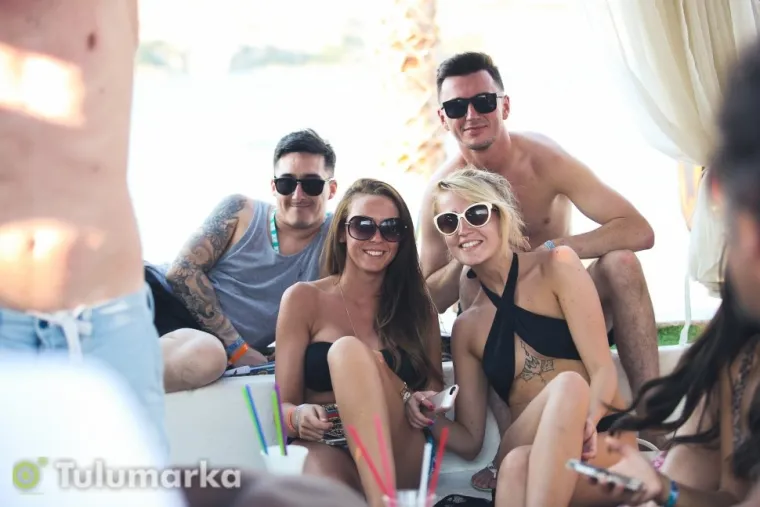 U suradnji s portalom Tulumarka.com donosimo vam najbolje od vrućih ljetnih tuluma s naše obale.
