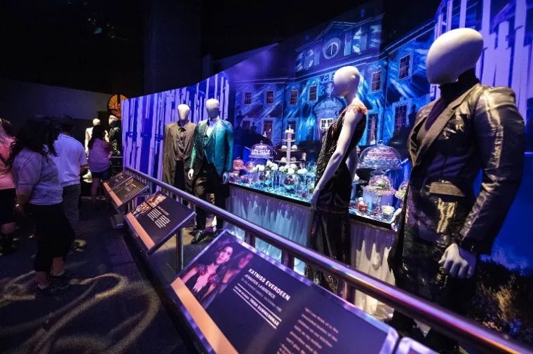 Za glumce Jennifer Lawrence, Josha Hutchersona i Willow Shields, zvijezde uspje&scaron;nog serijala "Igre gladi" posjet izložbi o svijetu opisanom u filmu bio je kao hodanje stazom sjećanja, javljaju u subotu mediji.