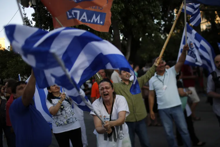 Protivnici mjera štednje na ulicama Atene slave pobjedu na referendumu