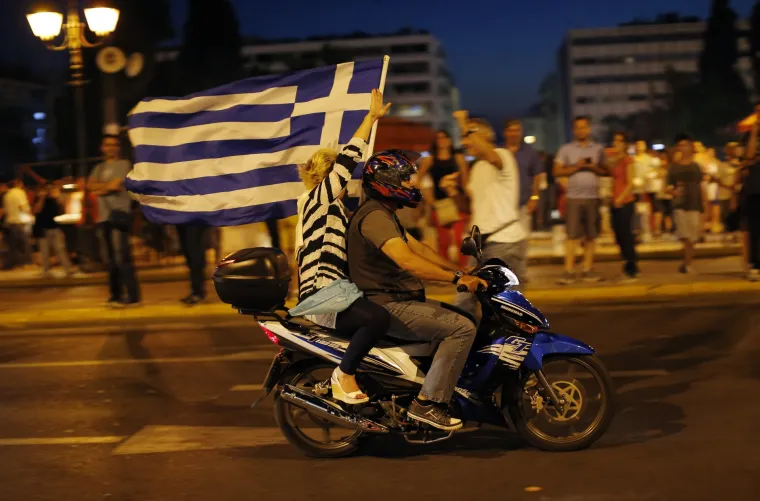 Protivnici mjera štednje na ulicama Atene slave pobjedu na referendumu