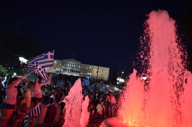 Okupljanje je počelo dva sata nakon zatvaranja birali&scaron;ta na Trgu Sintagmi u sredi&scaron;tu Atene.