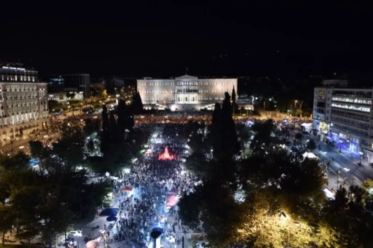 GRČKI REFERENDUM: Pogledajte kako protivnici mjera &scaron;tednje slave na ulicama Atene