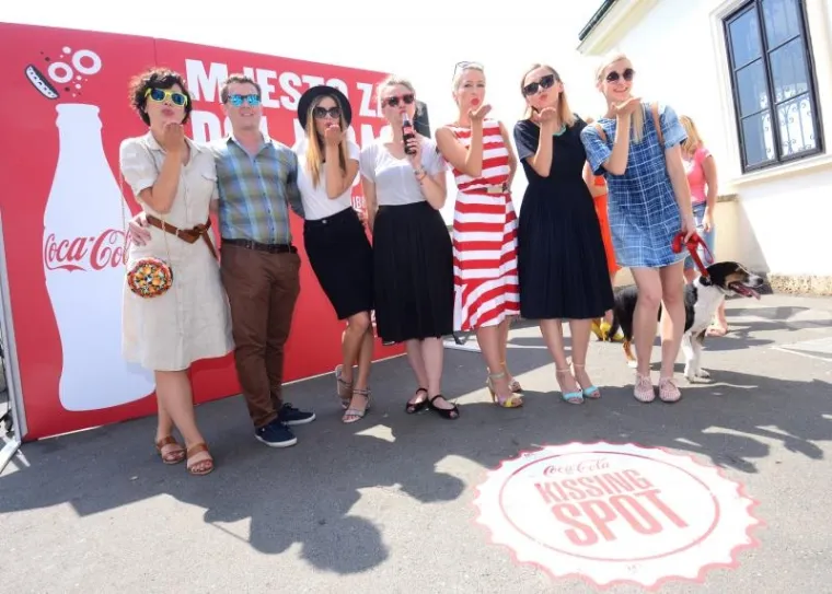 Na vidikovcu ispred kule Lotrščak otvoreno Mjesto za poljubac