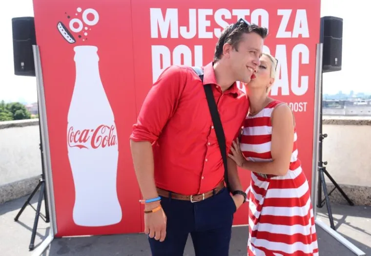 Na vidikovcu ispred kule Lotrščak otvoreno Mjesto za poljubac