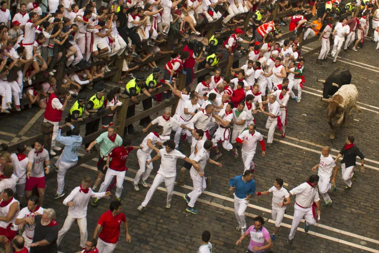 Počela najluđa fe&scaron;ta u &Scaron;panjolskoj: ne manjka krvi i alkohola