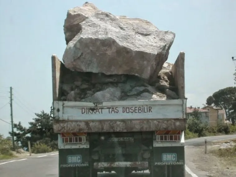 Kada bi se dodjeljivale nagrade za najgluplje podvige, ovo bi zasigurno bili neki od nominiranih kandidata.