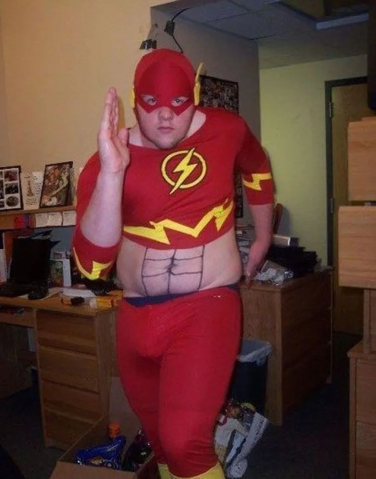 Kostim superheroja podrazumijeva i veliku odgovornost, no s njom se ne mogu baš svi nositi pa možda ne bi trebali niti nositi ovakve kostime.