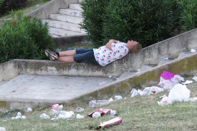 Jutros je okolica Poljuda na kojem se održava festival bio prepun smeća.