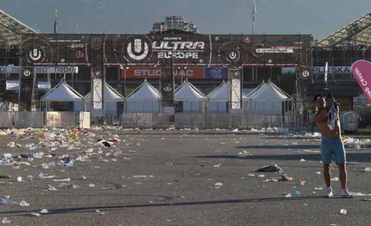 Jutros je okolica Poljuda na kojem se održava festival bio prepun smeća.