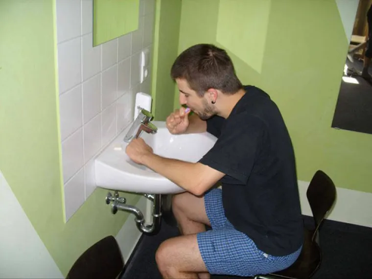 SRAMOTA ZA GLEDATI: Zar je moguće da mogu biti tako nevjerojatno lijeni???