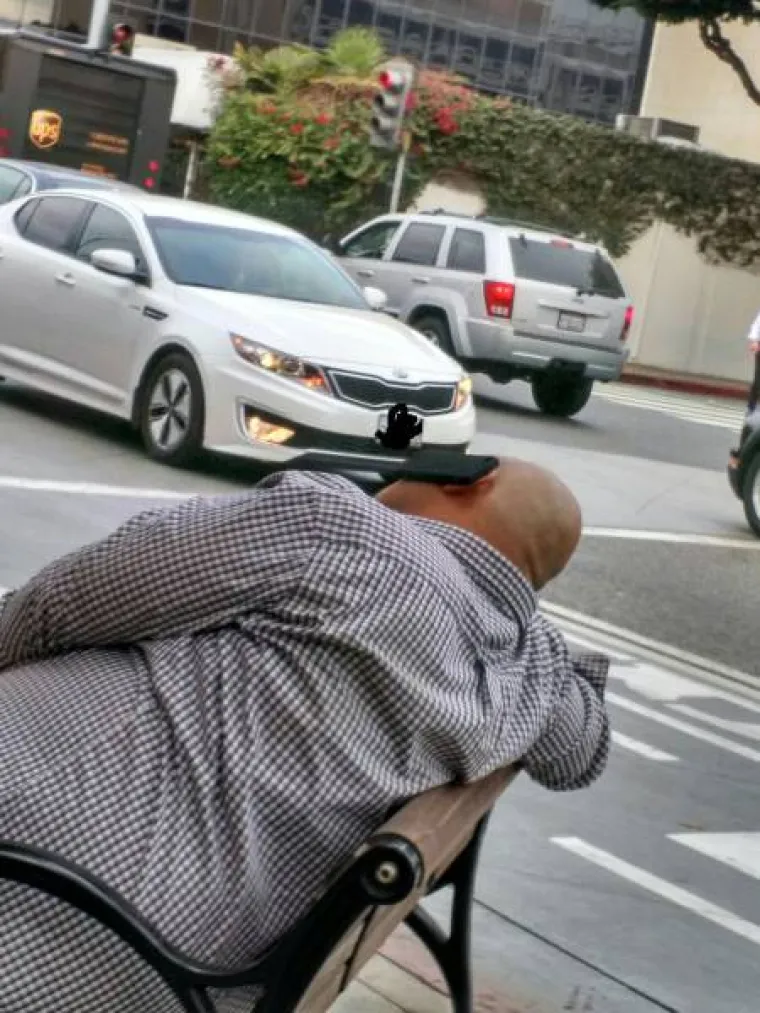 SRAMOTA ZA GLEDATI: Zar je moguće da mogu biti tako nevjerojatno lijeni???