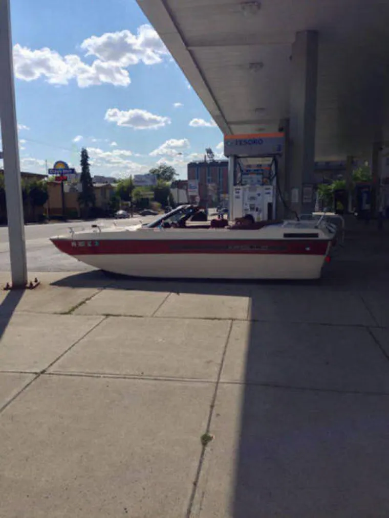 ZAVODNICI I MAČO TIPOVI NA CESTI: Želite li uloviti komade, (ne)vozite ovakve 'makine'!