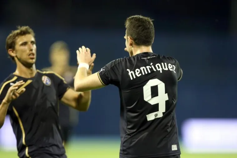 MAMIĆ U LOŽI: Dinamo na jalov način krenuo u lov na Ligu prvaka