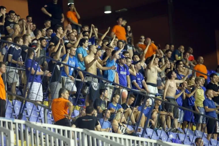 MAMIĆ U LOŽI: Dinamo na jalov način krenuo u lov na Ligu prvaka